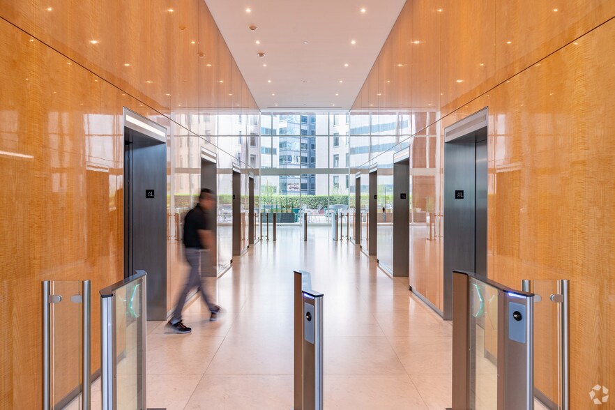 More Photos Of 400 S Hope St, Los Angeles Office For Lease