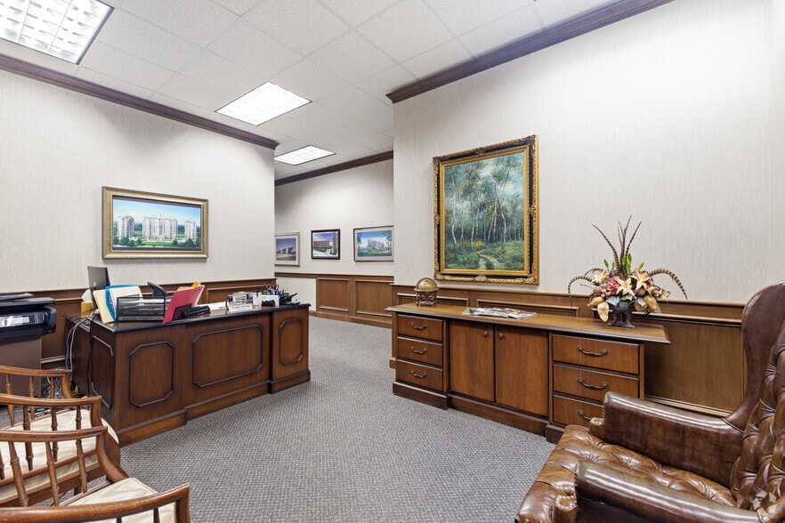 More Photos Of 8500 Cypresswood Dr, Spring Office For Sale