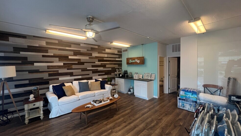 More Photos Of 5049-5133 Ocean Blvd, Sarasota Unknown For Lease