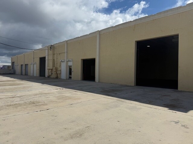 More Photos Of 5700 Georgia Ave, West Palm Beach Manufacturing For Lease