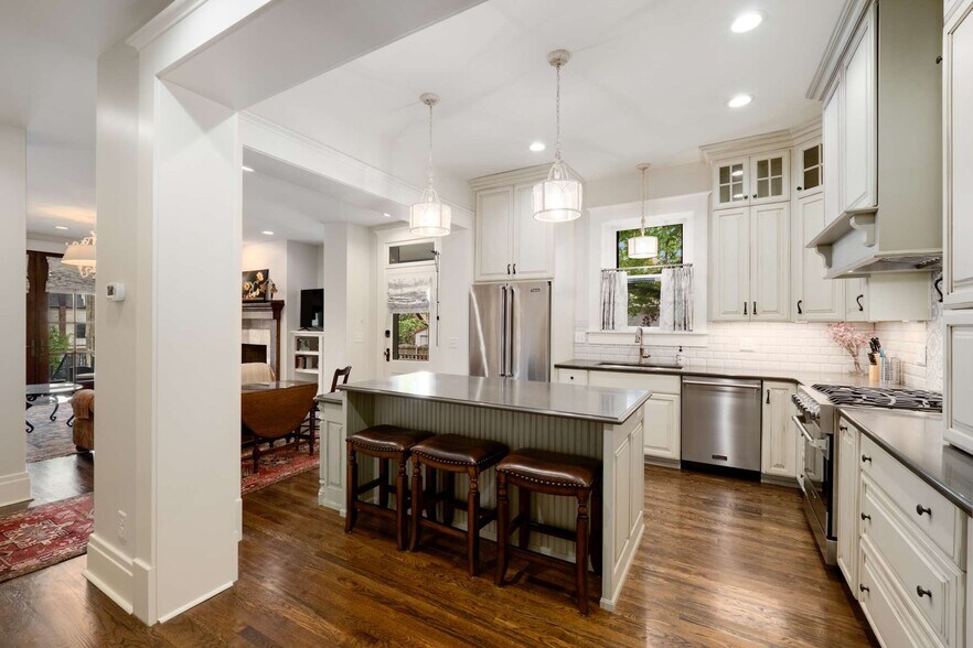 More Photos Of 1308 6th Ave N, Nashville Office Residential For Sale