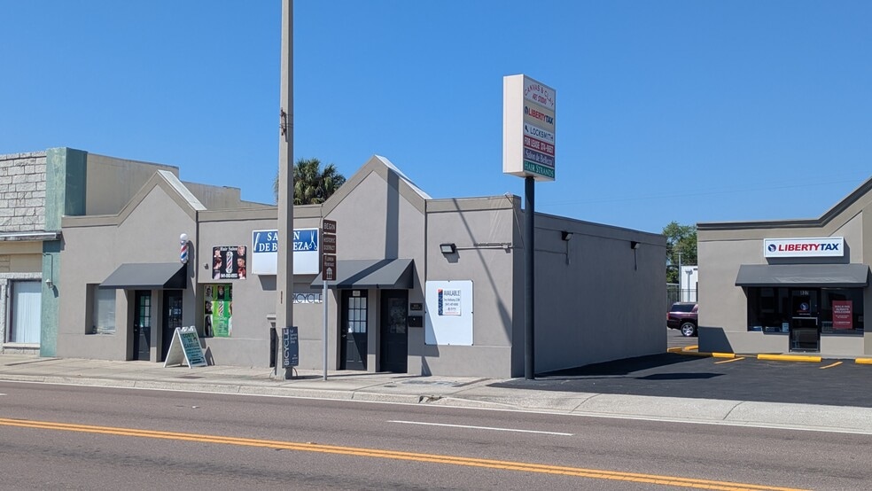 More Photos Of 829-835 8th Ave W, Palmetto Storefront For Lease