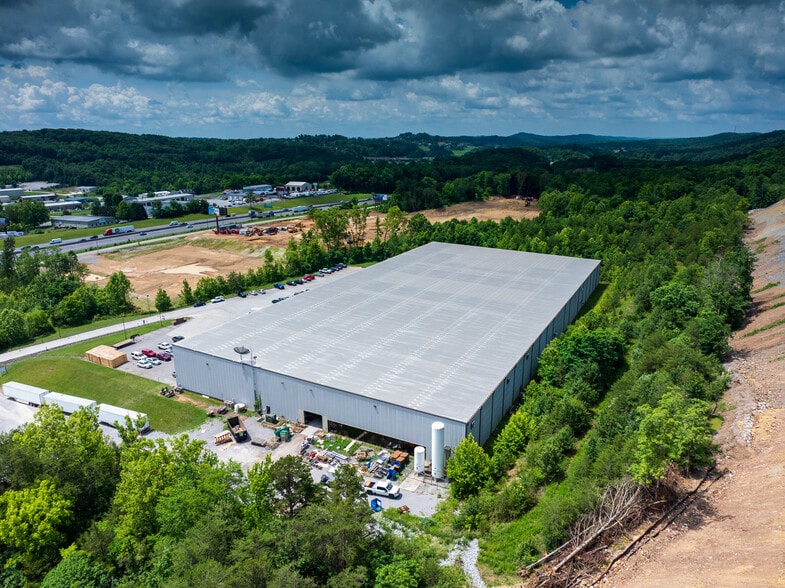 More Photos Of 14542 El Camino Ln, Lenoir City Distribution For Lease