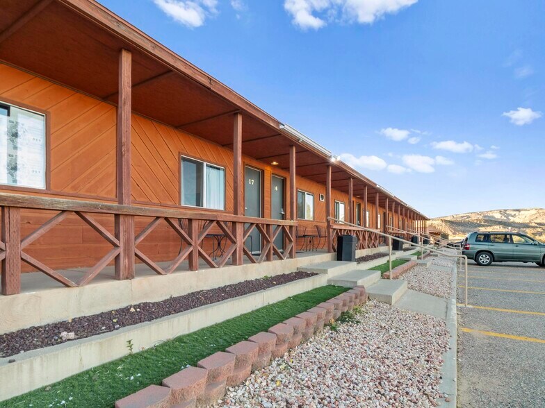 More Photos Of 475 W Main St, Escalante Hotel For Sale