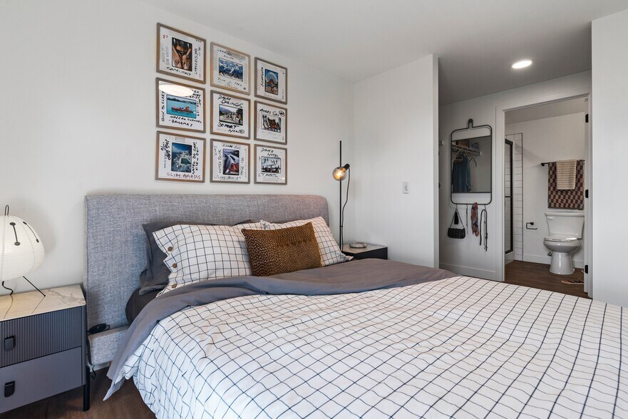 More Photos Of 12322 102 Av NW, Edmonton Apartments For Lease