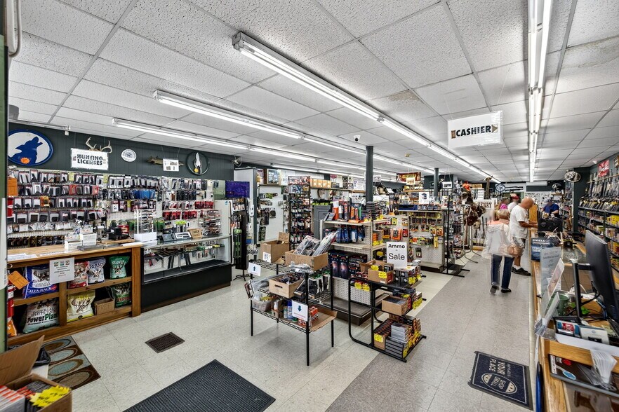 More Photos Of 23 W Main St, Canton Flex For Sale