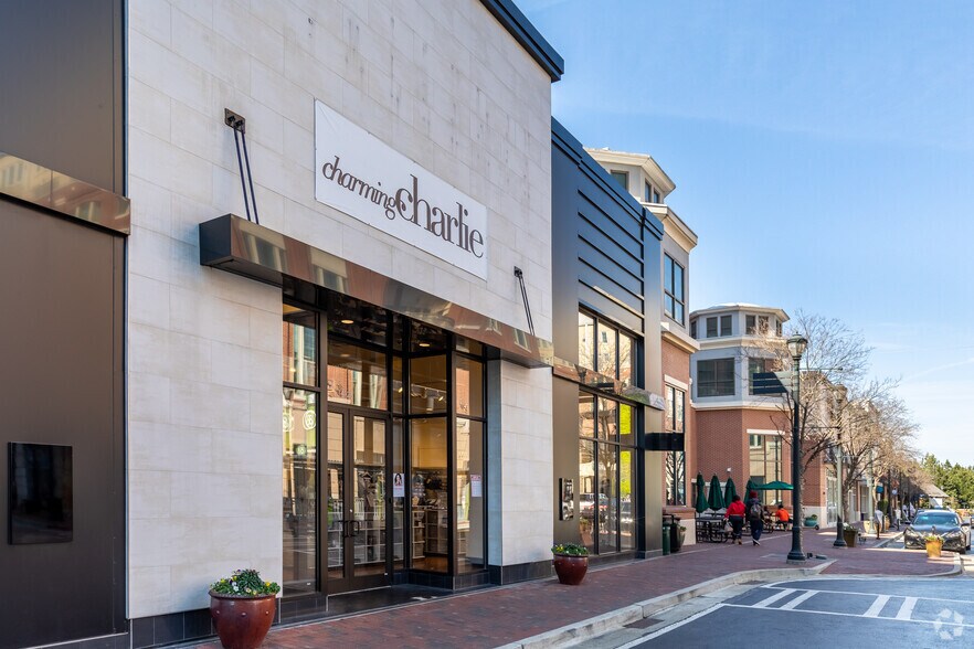 More Photos Of 1380 Atlantic Dr, Atlanta General Retail For Lease