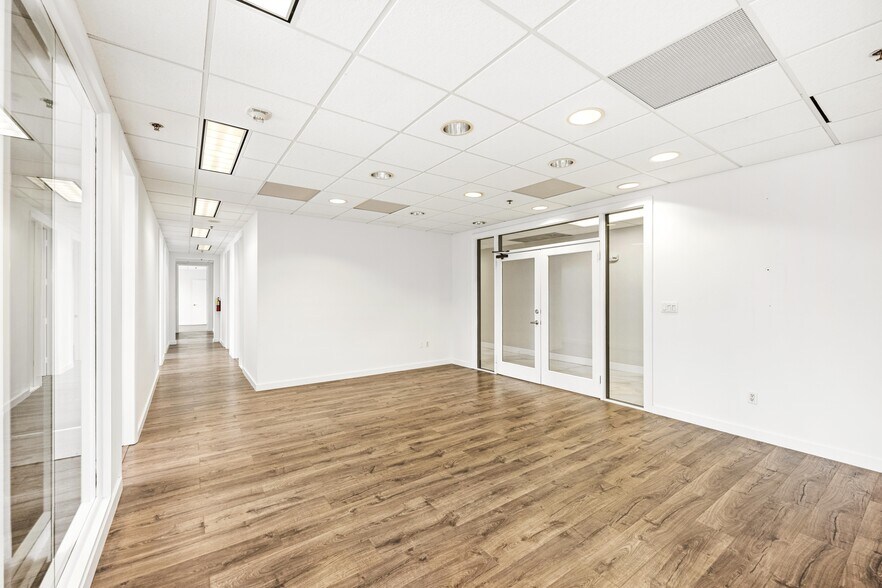 More Photos Of 150 SE 2nd Ave, Miami Office For Lease
