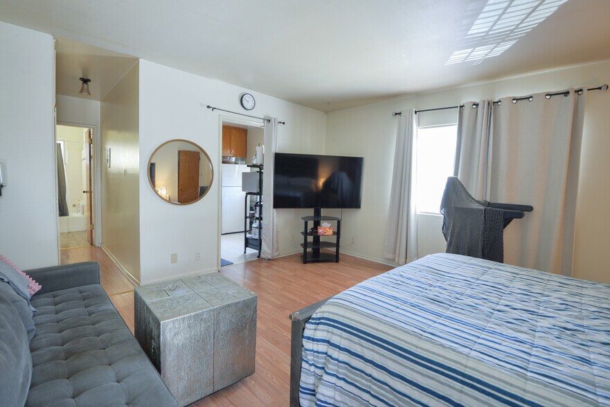 More Photos Of 3326 S Canfield Ave, Los Angeles Apartments For Sale