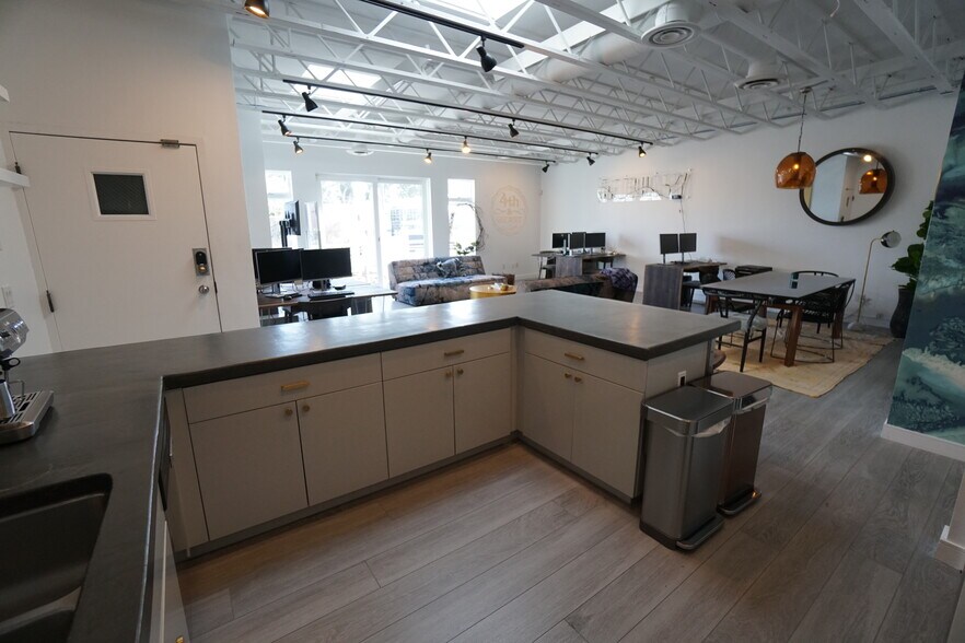 More Photos Of 1509 Abbot Kinney Blvd, Venice Storefront Retail Office For Lease