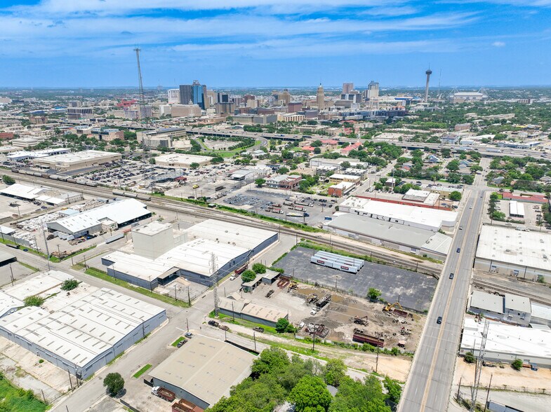 More Photos Of 702 San Fernando St, San Antonio Manufacturing For Sale