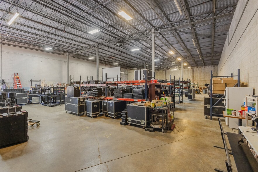 More Photos Of 90.1 Bolt St, Lowell Warehouse For Lease