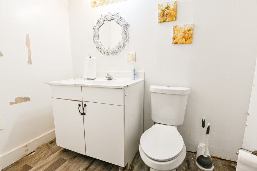 More Photos Of 2766 White Oak Dr, Decatur Religious Facility For Sale