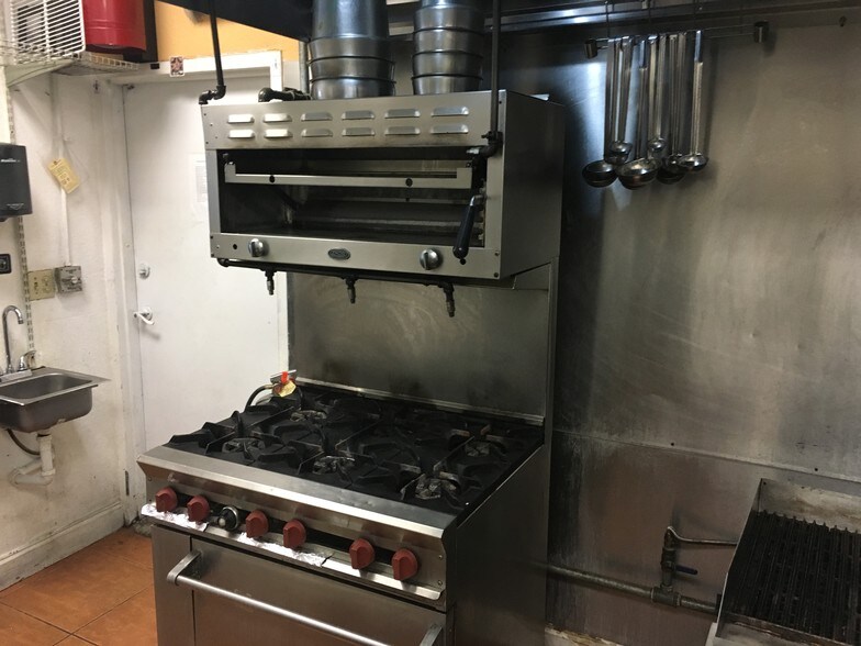 More Photos Of 211-221 Navarre Ave, Coral Gables Restaurant For Lease