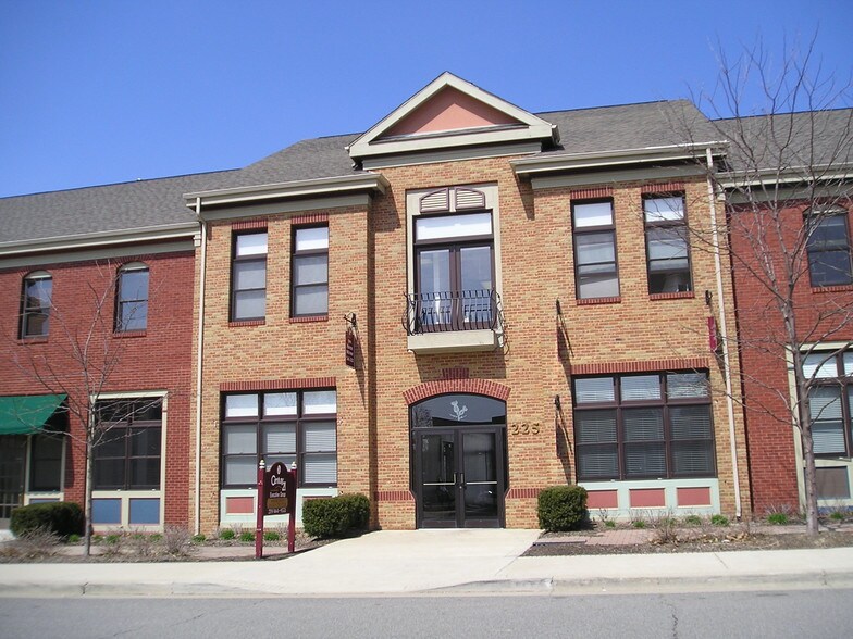 More Photos Of 225 Aberdeen Dr, Valparaiso Office For Sale