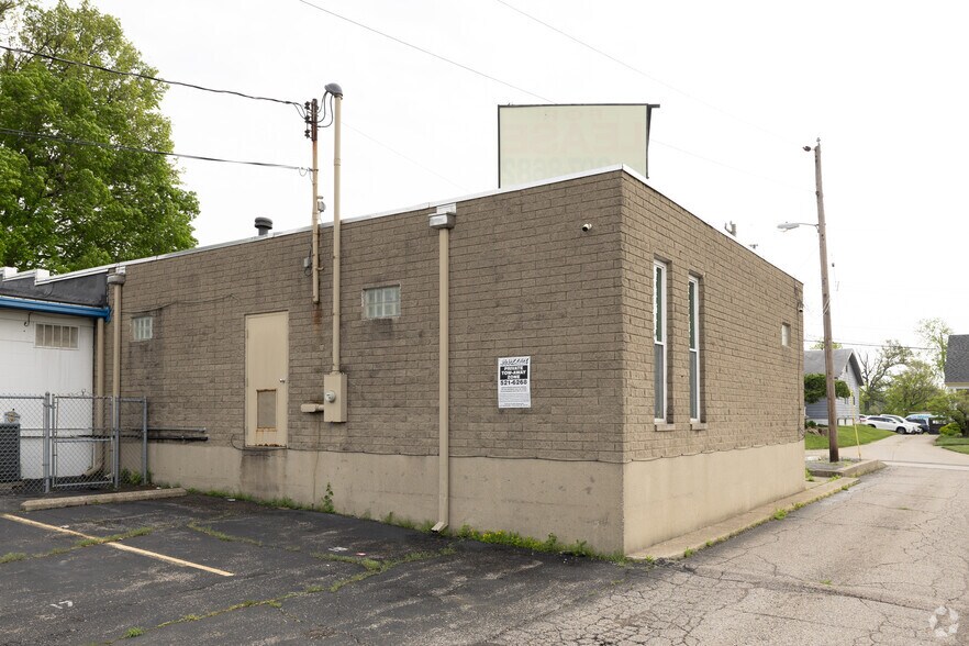 More Photos Of 8263 Clara Ave, Cincinnati Warehouse For Lease