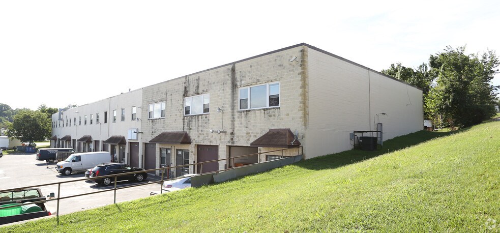 More Photos Of 3800-3844 Ironwood Pl, Landover Warehouse For Lease