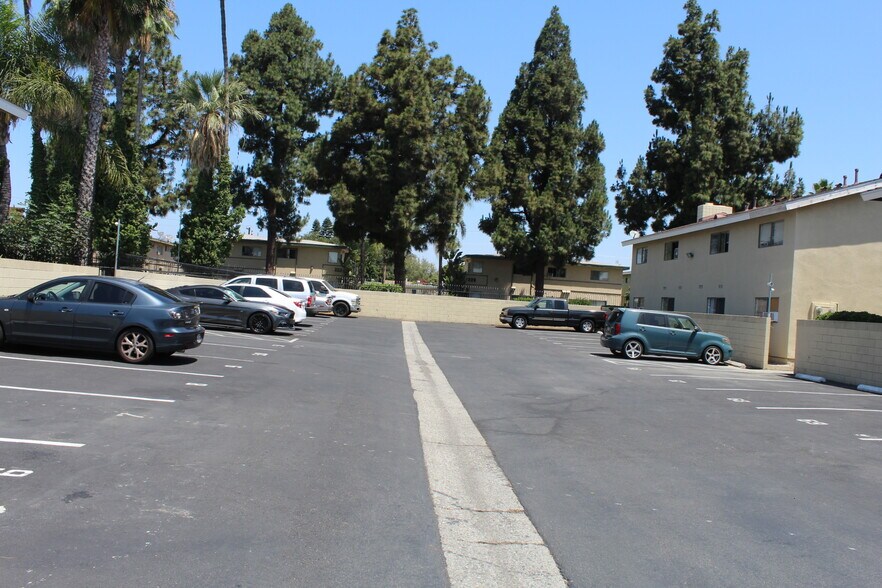 More Photos Of 202-232 E Clifton Ave, Anaheim Apartments For Sale