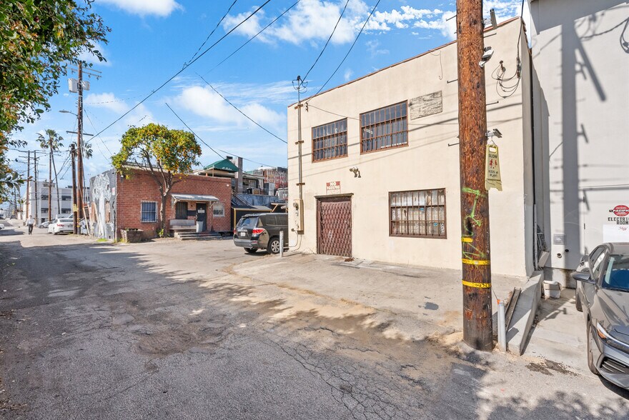 More Photos Of 6004 W Pico Blvd, Los Angeles Storefront For Lease