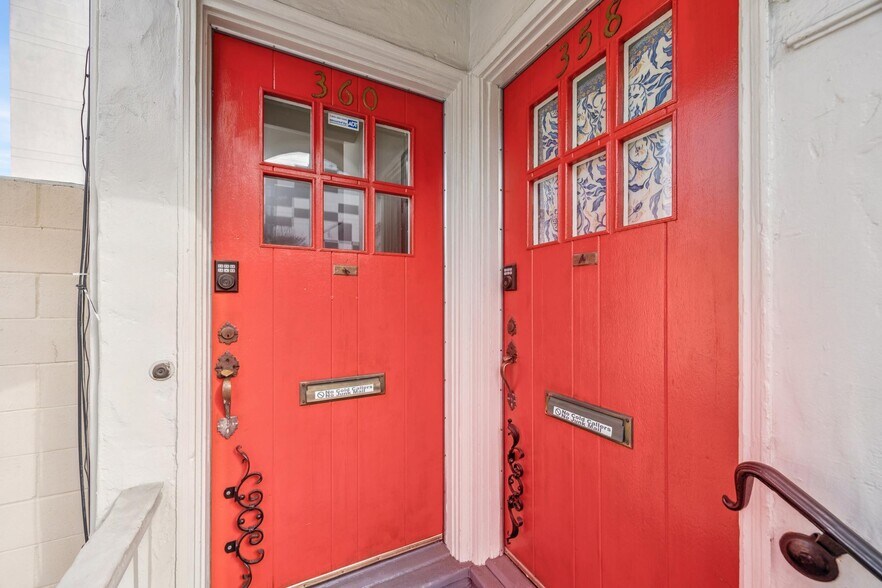 More Photos Of 356-360 24th St, Oakland Flex For Sale