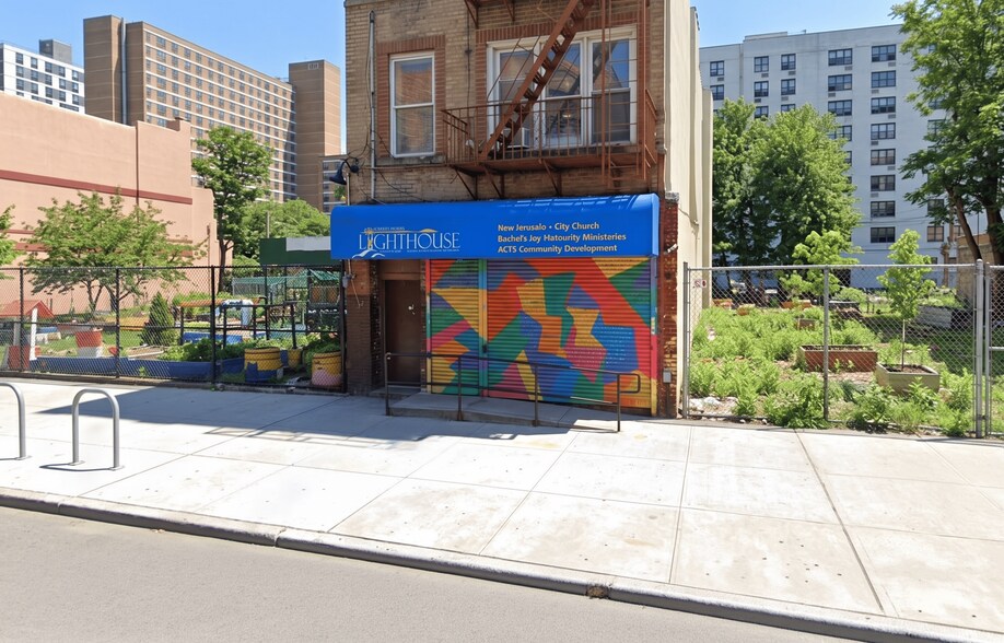 More Photos Of 2114 Mermaid Ave, Brooklyn Storefront Retail Residential For Sale