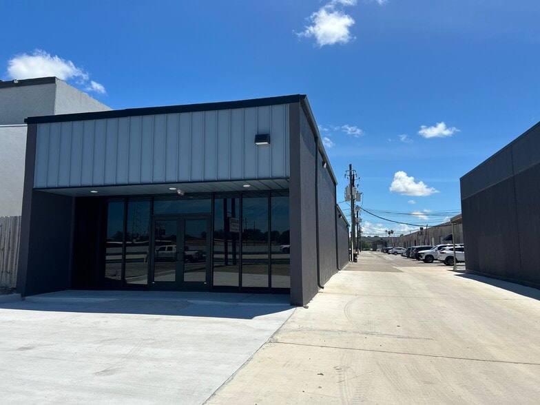 Primary Photo Of 4501 S Padre Island Dr, Corpus Christi Restaurant For Lease