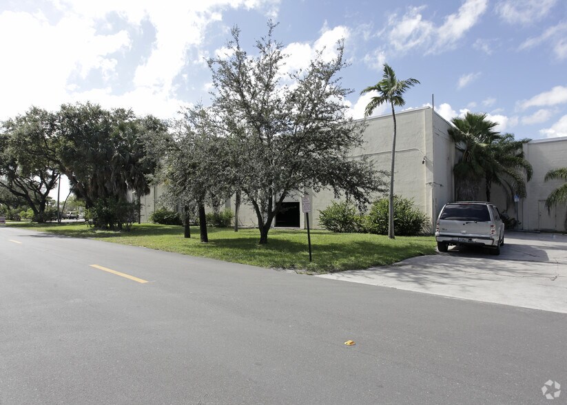 More Photos Of 601 NW 12th Ave, Pompano Beach Warehouse For Sale