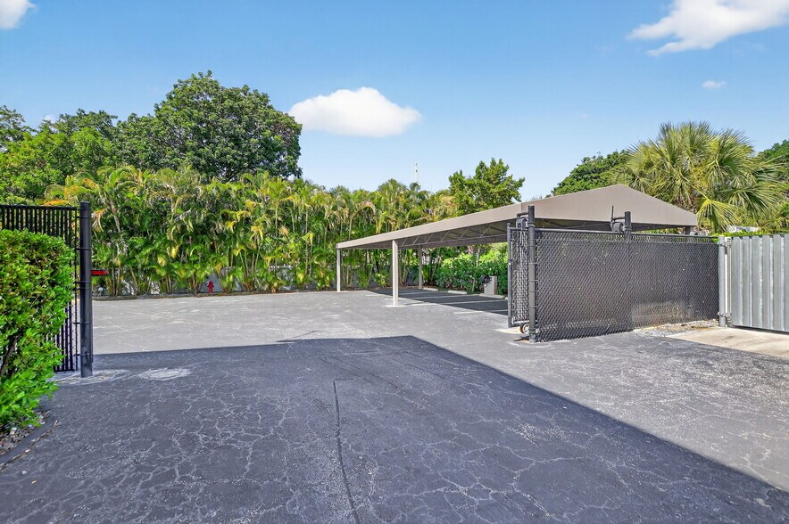 More Photos Of 442 NW 35th St, Boca Raton Office For Sale