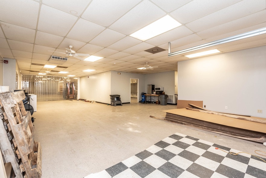 More Photos Of 1803 Claude Rd, Conover Religious Facility For Lease