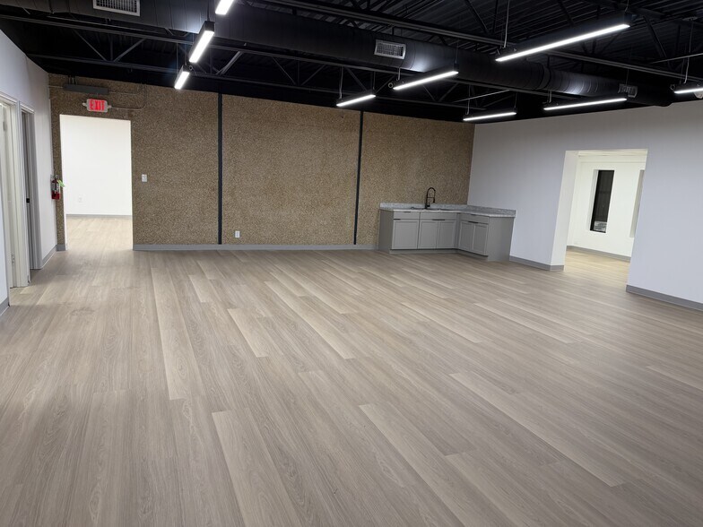 More Photos Of 1809 John McCain Rd, Colleyville Service For Sale