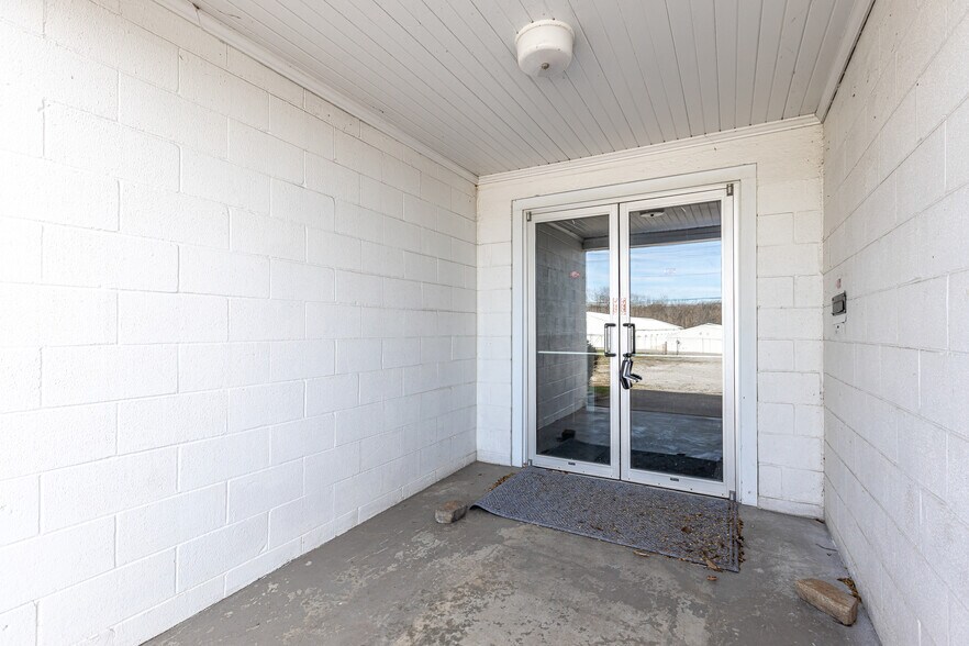 More Photos Of 665 David Ave, Danville Self Storage For Lease