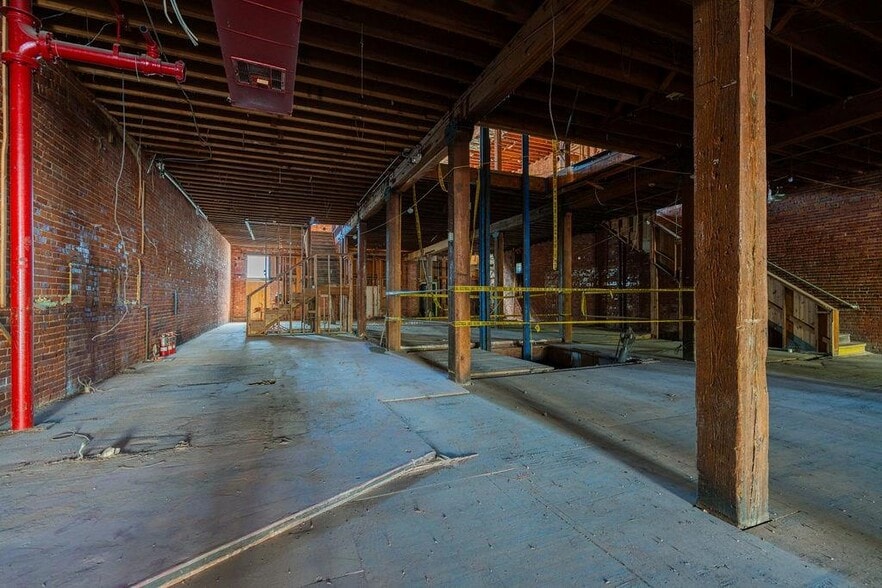 More Photos Of 15 E California Ave, Oklahoma City Restaurant For Sale