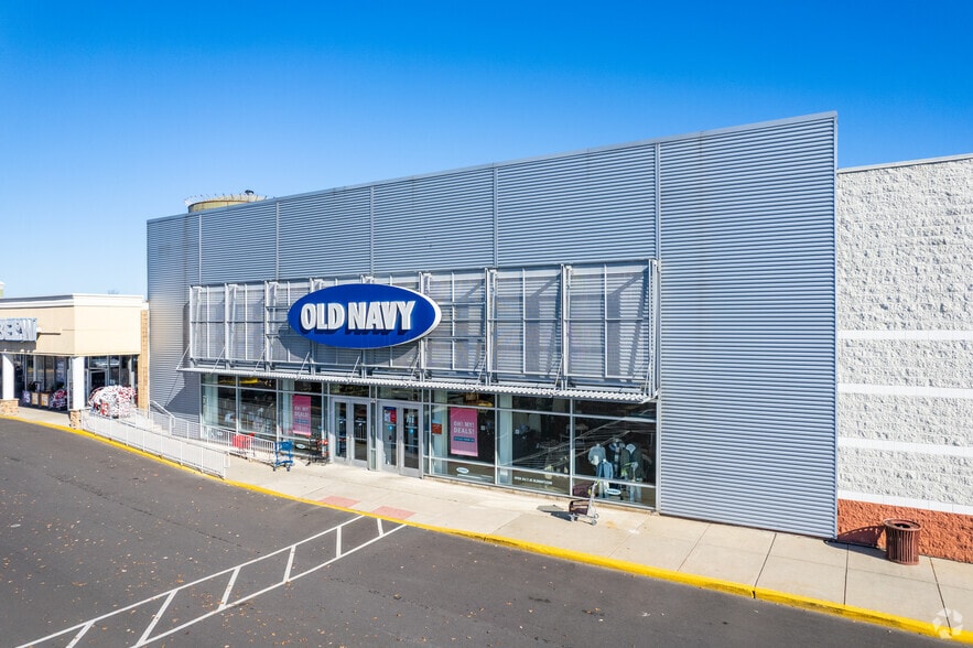 More Photos Of 2-34 Airport Sq, North Wales Unknown For Lease