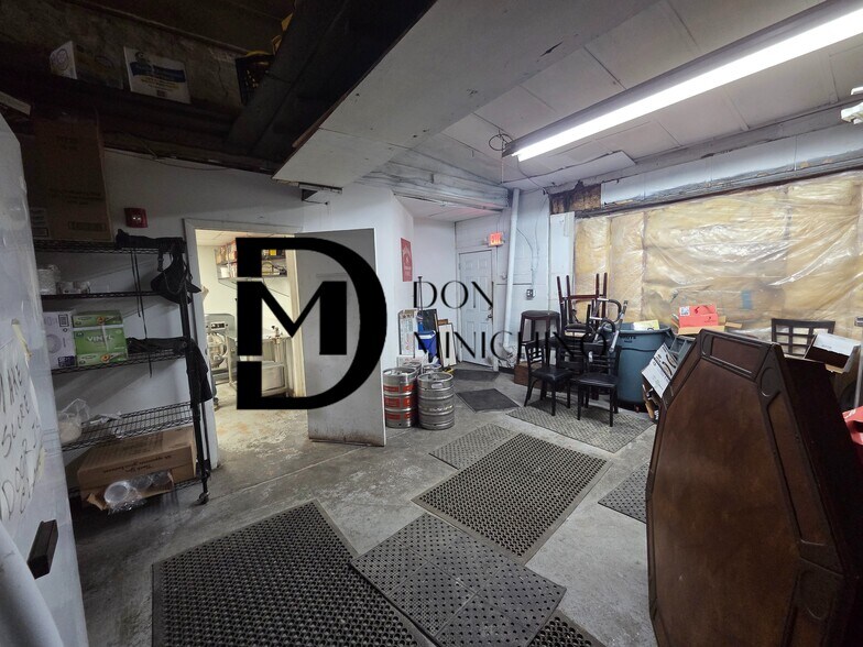 More Photos Of 85 Main St, Poughkeepsie Bar For Sale