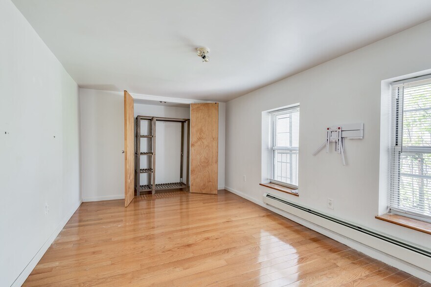 More Photos Of 489 Myrtle Ave, Brooklyn Storefront Retail Residential For Sale