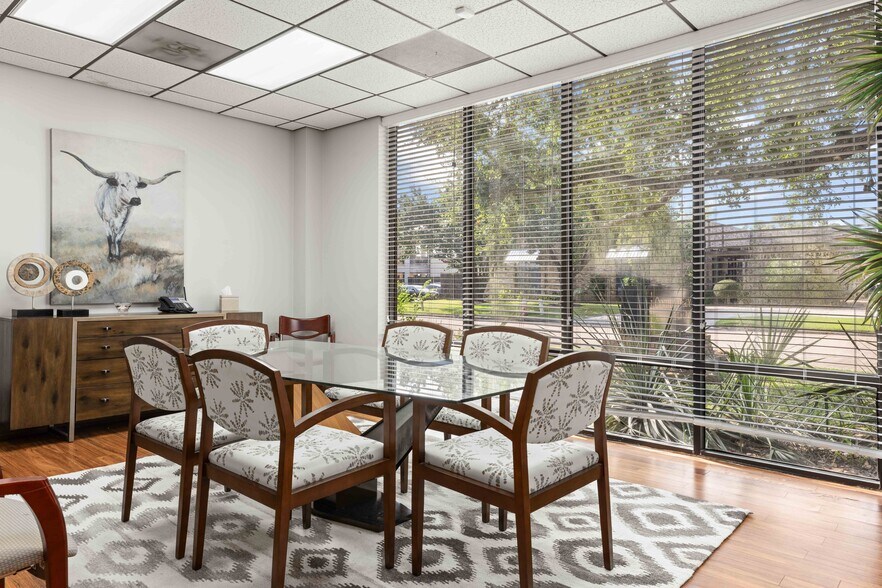 More Photos Of 17227 Mercury Dr, Houston Medical For Sale