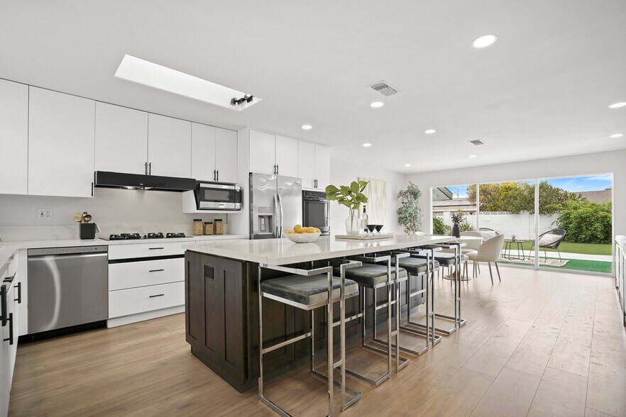 More Photos Of 174 N Wendy Dr, Thousand Oaks Specialty For Sale