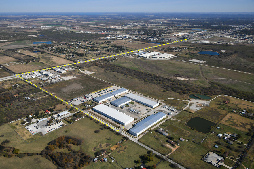 More Photos Of 940 N Masch Branch Rd, Denton Warehouse For Lease