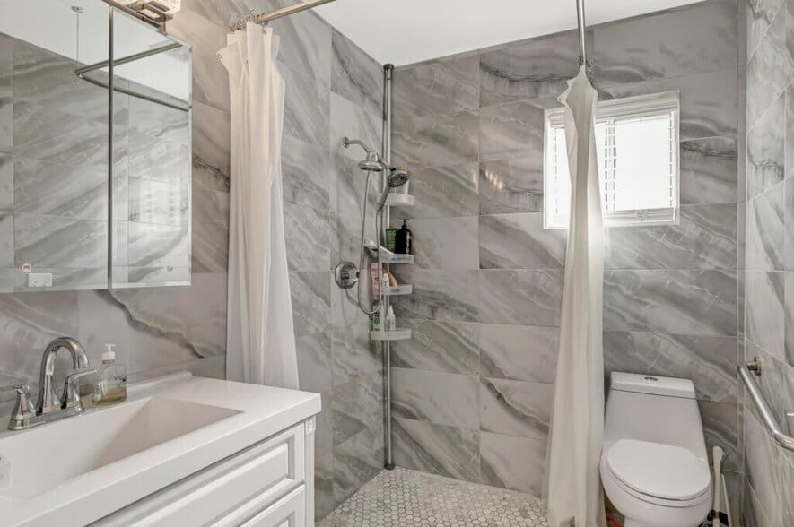 More Photos Of 15801 N 19th Pl, Phoenix Assisted Living For Sale