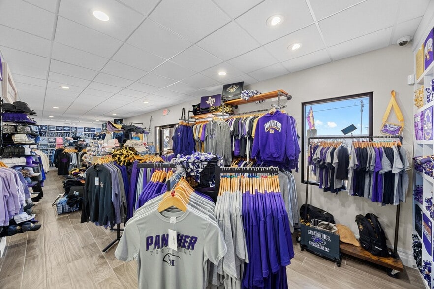 More Photos Of 14262 W State Highway 29, Liberty Hill General Retail For Sale