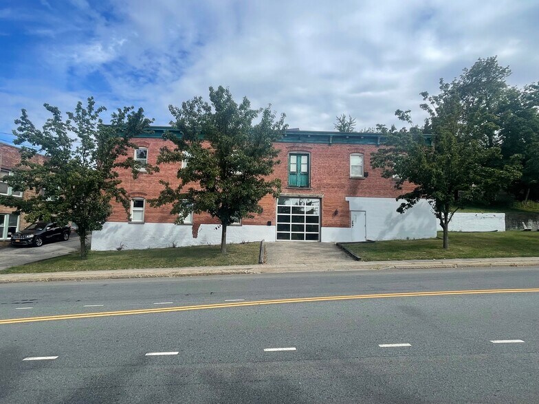 More Photos Of 1154 North Ave, Beacon General Retail For Lease