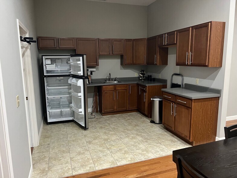 More Photos Of 127 W Taylor St, Grant Park Multifamily For Sale