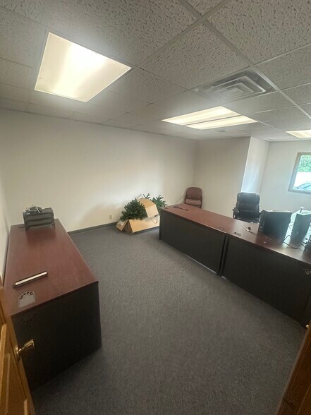 More Photos Of 3505 N 48th St, Lincoln Light Distribution For Lease