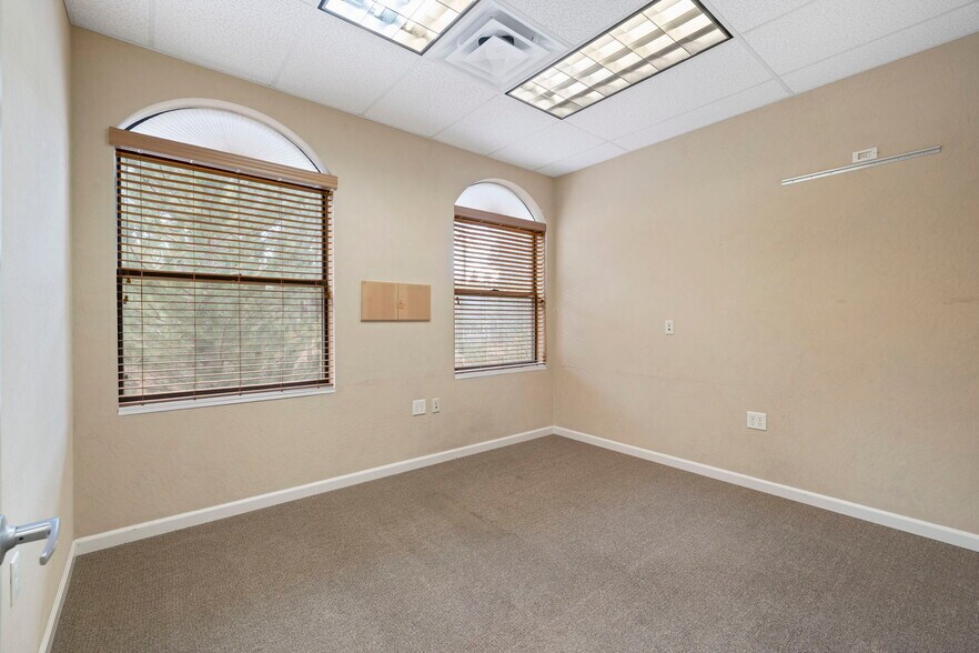More Photos Of 1600 W University Ave, Flagstaff Medical For Sale
