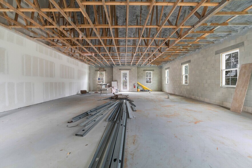 More Photos Of 1640 Lexington Green Ln, Sanford Medical For Lease