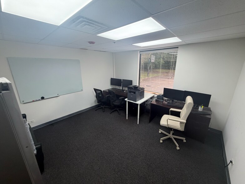 More Photos Of 210 Mittel Dr, Wood Dale Warehouse For Lease