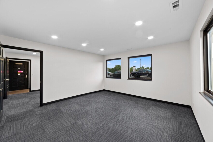 More Photos Of 3910 S Old Highway 94, Saint Charles Unknown For Lease