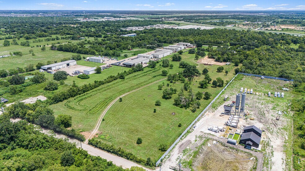 More Photos Of 7710 Iowa Colony Blvd, Rosharon Land For Sale