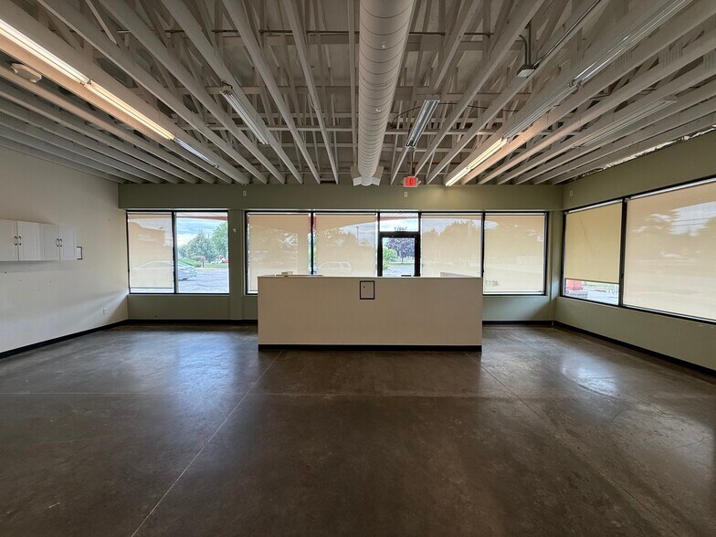 More Photos Of 4013-4015 Lien Rd, Madison General Retail For Lease
