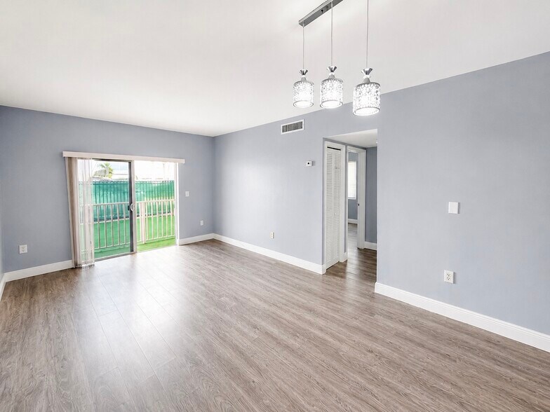 More Photos Of 2400 NW 16th Street Rd, Miami Apartments For Sale